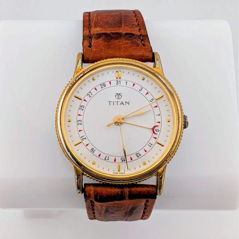 Titan 366YAA 4 Hand Pointer Date Gold Tone Quartz Watch Brown Leather 32mm